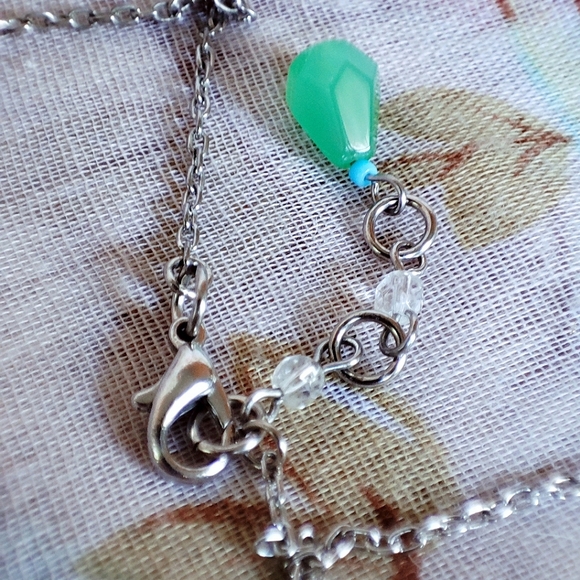 Jadeite Green Coral Silver Tone Teardrop Glass Beaded Cascade Necklace NEW NWOT - Picture 6 of 8